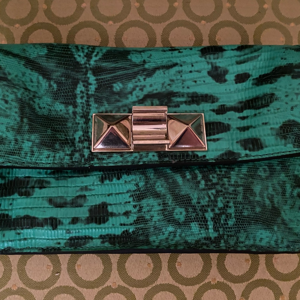 Green clutch